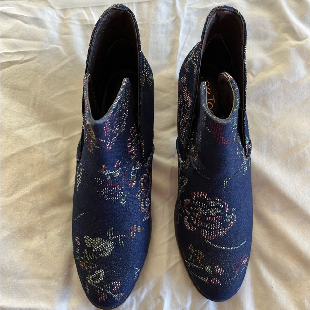 Navy Floral-Patterned Ankle Boot - image 5